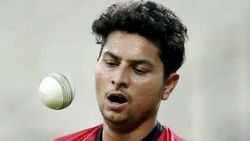 தன்னம்பிக்கையா எப்படி பௌலிங் செய்யறதுன்னு சொல்லி கொடுத்திருக்காரு... குல்தீப் யாதவ் நன்றி யாருக்கு?