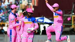 அச்சோ அவசரப்பட்டு முடிவெடுத்துட்டோம்.. இப்படி ஆகிடுச்சே.. தலையில் கை வைத்த ஐபிஎல் அணி.. டிவிஸ்ட்!