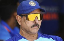 கடந்த முறை ஸ்மித், வார்னர் இல்லைன்னு சொன்னீங்க... இப்ப யார் இல்லைன்னு சொல்லுங்க.. சாஸ்திரி கேள்வி!