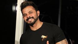 நெவர் கிவ் அப்.. சொன்னபடியே செய்து காட்டிய ஸ்ரீசாந்த்.. இப்படி ஒரு அதிரடி ஆட்டமா..அதிர்ந்த மைதானம்!