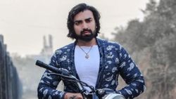 பேஸ்புக்கில் கடைசி வீடியோ.. தோனி படத்தில் நடித்த இன்னொரு நடிகரும் தற்கொலை.. கிரிக்கெட் பேன்ஸ் ஷாக்!