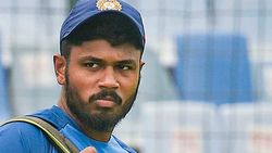 இது சுய அழிவுக்கான முடிவு.. திடீரென நீக்கப்பட்ட அதிரடி வீரர் சஞ்சு சாம்சன்.. காங்.எம்.பி அதிருப்தி!