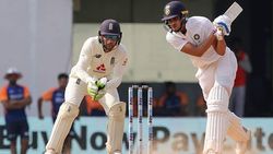 என்னது இவருக்கும் காயமா? 4ம் நாள் ஆட்டத்தில் பங்குபெறவில்லை... இந்திய அணிக்கு சிக்கல்