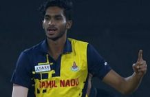 17 பந்துகள்... 4 விக்கெட்டுகள் தெறிக்க விட்ட தமிழக வீரர்... தெறித்த பரோடா அணி.. சூப்பர் வெற்றி!