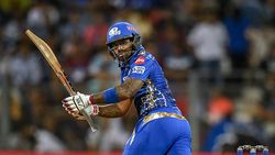 பரம எதிரி.. ஈகோவை தூக்கி வீசிவிட்டு இறங்கி வந்த கோலி.. இந்திய அணியில் இடம்பிடிக்கும் ஐபிஎல் புயல்!