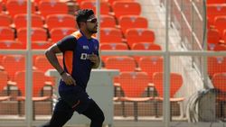 பாதியில் வெளியேறிய பும்ரா.. ரெடியாக இருந்த கோலி.. அவசர அவசரமாக அணிக்குள் வரும் டெஸ்ட் ஸ்பெஷலிஸ்ட்