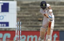 நெருக்கடி நேரத்துல சிறப்பா செயல்பட்ட கேப்டன்... 24வது அரைசதத்தை அடித்து விளாசல்!