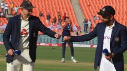 இந்தியா -இங்கிலாந்துக்கு இடையிலான 4வது டெஸ்ட்... டாஸ் வென்று இங்கிலாந்து பேட்டிங் தேர்வு