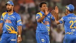 இந்தியா லெஜெண்ட்ஸ் ரன் வேட்டை.விடாமல் போராடிய லாரா..தொற்றிய பரபரப்பு, இறுதிப்போட்டிக்கு முன்னேற்றம்