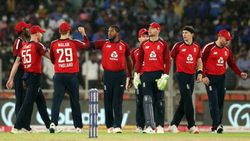 3வது டி20 போட்டி துவங்கியது... இங்கிலாந்து டாஸ் வென்று பீல்டிங் தேர்வு