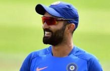 என்ன நம்பிக்கைடா சாமி.அவர் கண்டிப்பா அணிக்கு தேவை.இளம் வீரருக்காக குரல் கொடுக்கும் தினேஷ் கார்த்திக்