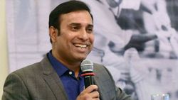 இவ்ளோ போராடியும் ப்ளேயிங் 11-ல வாய்ப்பு இல்லையா....பாவம்பா சூர்யகுமார் யாதவ்...லஷ்மணின் கணிப்பு