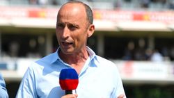 அங்கு அவர் விளாசும் போது இங்கு இவர் ஹோட்டலில் இருப்பதா? ரொடேஷன் பாலிசி குறித்து ஹுசைன் அதிருப்தி