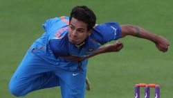 ராகுல் டிவேட்டியா, வருண் சக்ரவர்த்தி அவுட்... ராகுல் சஹர் இன்... இப்படி ஒரு அதிர்ஷ்டமா?