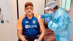 பயிற்சிக்கு நடுவே திடீரென மருத்துவமனைக்கு சென்ற ரவி சாஸ்திரி..ட்விட்டரில் வெளியான உண்மை விவரம் என்ன?