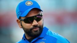 ரோகித் சர்மாவுக்கு ஓய்வா... டி20யில் விளையாடாத ஹிட்மேன்.. பொங்கிய ரசிகர்கள்!