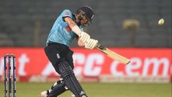 அப்படியே தோனியோட ஆட்டத்த பாக்கறது போலவே ஃபீல் ஆச்சு... ஜோஸ் பட்லர் பாராட்டு