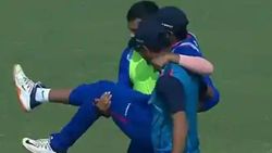 பீல்டிங்கில் பந்தை பிடிக்க தாவி காயம்... பேட்டிங் செய்வாரா மும்பை கேப்டன் பிரித்வி?