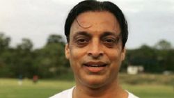 அவர்களும் அதே பிட்ச்-லதானே விளையாண்டாங்க.... இங்கிலாந்து பேட்ஸ்மேனை விளாசும் சோயிப் அக்தர்