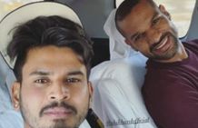 சிரிப்பு எவ்வளவு நேரத்திற்கு இருக்குமோ.11 நேர பயணம்..டி20 தொடருக்காக ஷிகர் மற்றும் ஸ்ரேயாஸின் செயல்