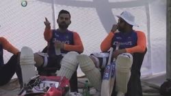 இணைந்த இரு துருவங்கள்... கலகலப்பான சேட்டிங்கில் கிங் கோலி & ஹிட்மேன்