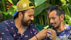 காதல் கேக்குதோ ரோகித் - சஹாலின் இன்ஸ்டா சேட்டைகள்... கடுப்பாகி கமெண்ட்டில் கும்மிய ரோகித்தின் மனைவி!