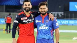 டெல்லி கேபிடல்ஸ் -ஆர்சிபி இடையில் மோதல்.. டாஸ் வென்று டெல்லி கேபிடல்ஸ் பீல்டிங் தேர்வு!