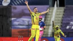 ஹாசல்வுட்டுக்கு மாற்றுவீரர் பத்தி இன்னும் யோசிக்கல.. கூடிய சீக்கிரம் அறிவிப்போம்... சிஎஸ்கே