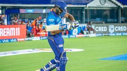 போட்டியின் போது இப்படி ஒரு செயலா... நெகிழ்ச்சியூட்டும் ரோக்கித் சர்மாவின் சமூக அக்கறை.. விவரம்!