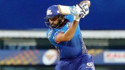 தவானை தொடர்ந்த ஹிட்மேன்... அதிரடி அரைசதம்... அணியை தூக்கி நிறுத்திய கேப்டன்