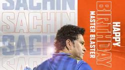 கிரிக்கெட் கடவுளுக்கு பிறந்தநாள்... வாழ்த்து மழையில் நனைந்து கொண்டாட்டம்