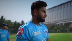 என்னா அடி சாமி... பயிற்சியிலேயே அதிரடி காட்டிய ரிஷப் பண்ட்... தோனிக்கு தலைவலி நிச்சயம் - வீடியோ!