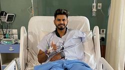 என்ன மனுஷன்யா.. படுத்த படுக்கையாக இருக்கும் போதும்.. டெல்லிக்கு மெசேஜ் அனுப்பிய ஸ்ரேயாஸ்.. உருக்கம்