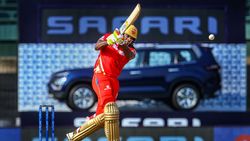 என்னோட டேங்க்ல நிறைய சரக்குகள் இருக்கு... நிறைய கிரிக்கெட் ஆடாம விடமாட்டேன்... மூத்த வீரர் பிடிவாதம்