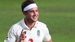 ராஜஸ்தான் அணிக்கு சிக்கல்.. ஜாஸ் பட்லர் விஷயத்தில் தவறான முடிவா? வம்புக்கு வரும் சகநாட்டு வீரர்!