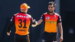 அவரை எடுத்துவிட்டு.. நடராஜனை தூக்கியது ஏன்? தமிழருக்காக கொதித்த வடஇந்தியர்கள்.. வார்னருக்கு சிக்கல்!