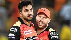 வார்னர் போட்ட சிம்பிள் ஸ்கெட்ச்.. உதவி செய்த தமிழக வீரர்.. மும்பை அணிக்கு அடுத்தடுத்து 2 ஷாக்!