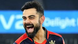 வானத்துல பறக்கற மாதிரி இருக்கு... எல்லாத்துக்கும் அவர்தான் காரணம்... ஆர்சிபி கேப்டன் பாராட்டு