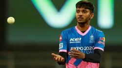 கொரோனாவால் உயிரிழந்த சேத்தன் சகரியா தந்தை...சோகத்தில் வீரரின் குடும்பம்