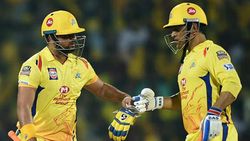 தோனி கூறிய அந்த வார்த்தை.. சுரேஷ் ரெய்னா சிஎஸ்கேவில் நுழைந்த போது நடந்த சுவாரஸ்ய சம்பவம்.. விவரம்!