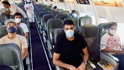 பயோ - பபுளில் வீரர்கள்.. 14 நாட்கள் 'யாகம்' ஸ்டார்ட்ஸ் - கோலி, ரோஹித் மிஸ்ஸிங் ஏன்?