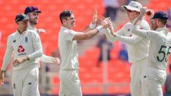 ஐபிஎல்-க்கு உள்ள பெரும் சிக்கல்.. இங்கிலாந்து அணி அதிகாரி சொன்ன தகவல்.. முக்கிய அணிகளுக்கு பின்னடைவு