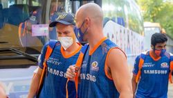 திடீர் ட்விஸ்ட்... தாய் நாட்டிற்கு சென்ற வீரர்கள் யார்? செல்லாத வீரர்கள் யார்? வெளியான முழு விவரம்!