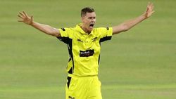 இவர்தான் ரொம்ப பாவம்.. ஐபிஎல் சஸ்பெண்ட் செய்யப்பட்டதால் கடும் விரக்தியில் சிஎஸ்கே வீரர்.. சோக கதை!