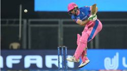 சதமடிச்சுட்டு தான் அவுட்டாவேன் அடம்பிடித்த ராஜஸ்தான் துவக்க வீரர்... தெறித்த பவுண்டரிகள், சிக்ஸ்கள்