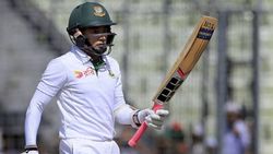 தனி ஒருவனாய்.. சைலண்ட்டாக 