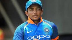 சோதிச்சிட்டே இருக்காங்களே. நல்லா ஆடுனாலும் அந்த ஒரு விஷயம் பிரச்னை. ப்ரித்வி ஷாவை ஒதுக்கிய பிசிசிஐ