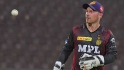 மேலும் ஒரு வீரருக்கு கொரோனா உறுதி.. அந்த அணியில் மட்டும் பாதிப்பு அதிகம்.. குழப்பத்தில் நிர்வாகம்!