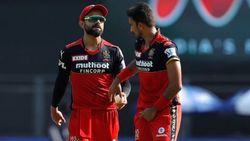 அந்த ப்ளேயர மட்டும் ஆட விடுங்க.. ஆர்சிபி ஃபார்முக்கு வரும்.. கோலிக்கு முக்கிய டிப்ஸ் கூறிய சேவாக்!