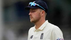 பக்குவமில்லாத வயசு.. ஆர்வக் கோளாறு ட்வீட்.. அட்டகாசமாக பந்து வீசியும் - அதிரடி நீக்கம்?